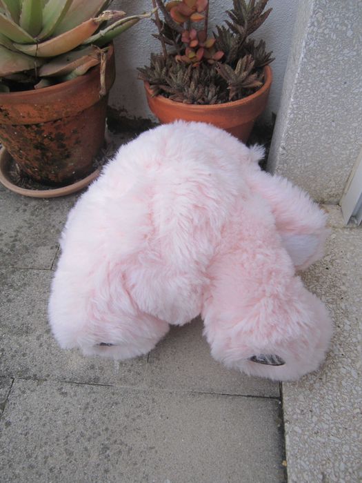 Urso de Peluche Rosa e Branco 42 cm de comprimento