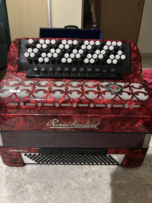Akordeon guzikowy 120 basów – Royal Standard – Stan Dobry
