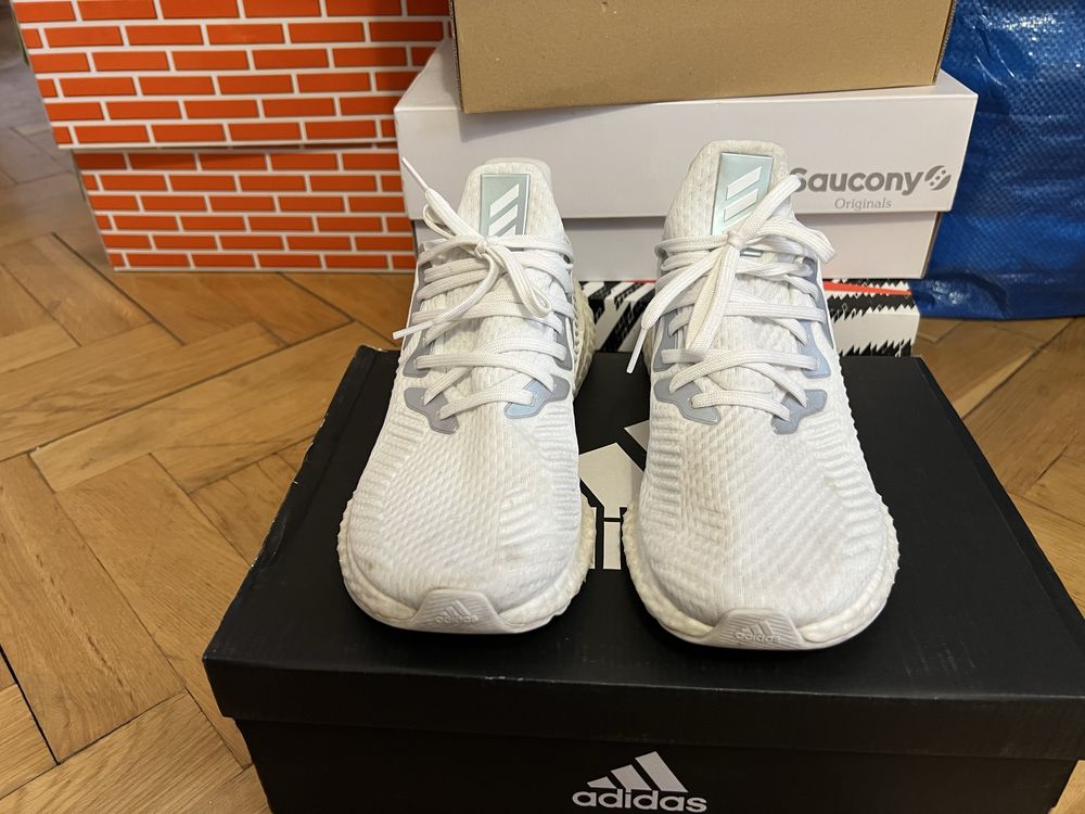 Buty Adidas Alphaboost 42.5