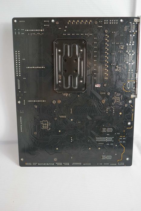 Материнська плата X670E PG Lightning
