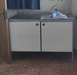 Bancada de inox e móvel madeira