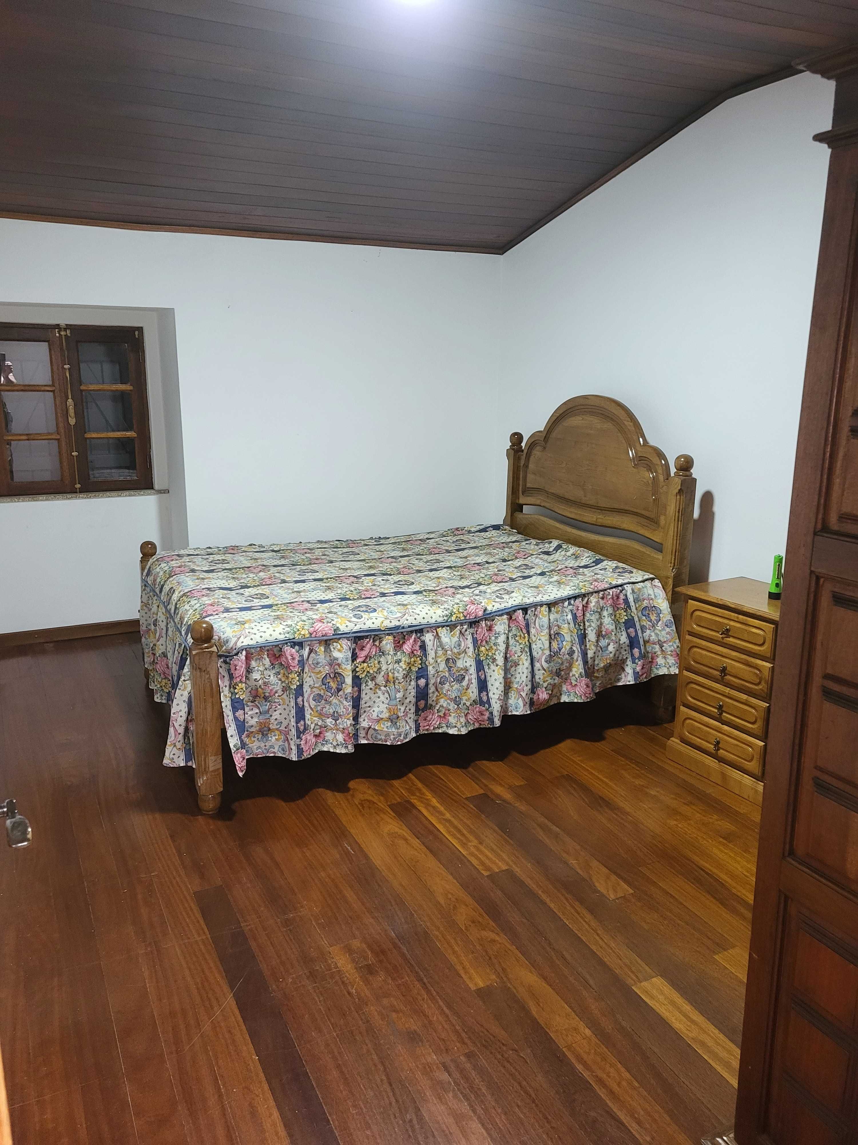 Casa Histórica T4 em Salto (zona Gerês, Cabeceiras Basto; Montalegre)