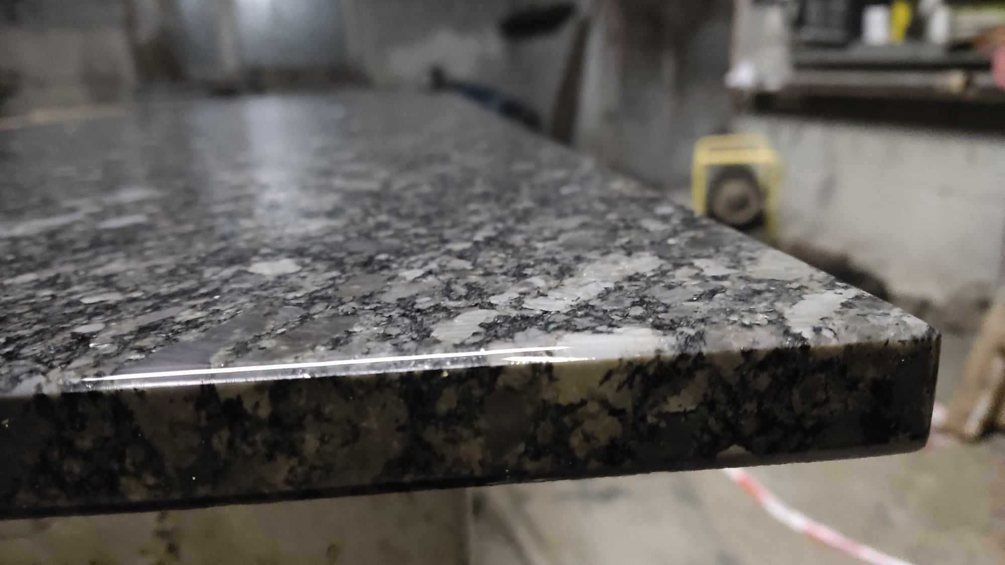 Blaty, parapety - z kamienia, granit, marmur. Częstochowa - śląskie