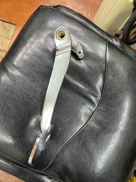 Важіль (ричаг) заднього гальма harley davidson