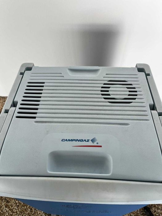 Geleira elétrica 12v Campingaz com transformador 230v