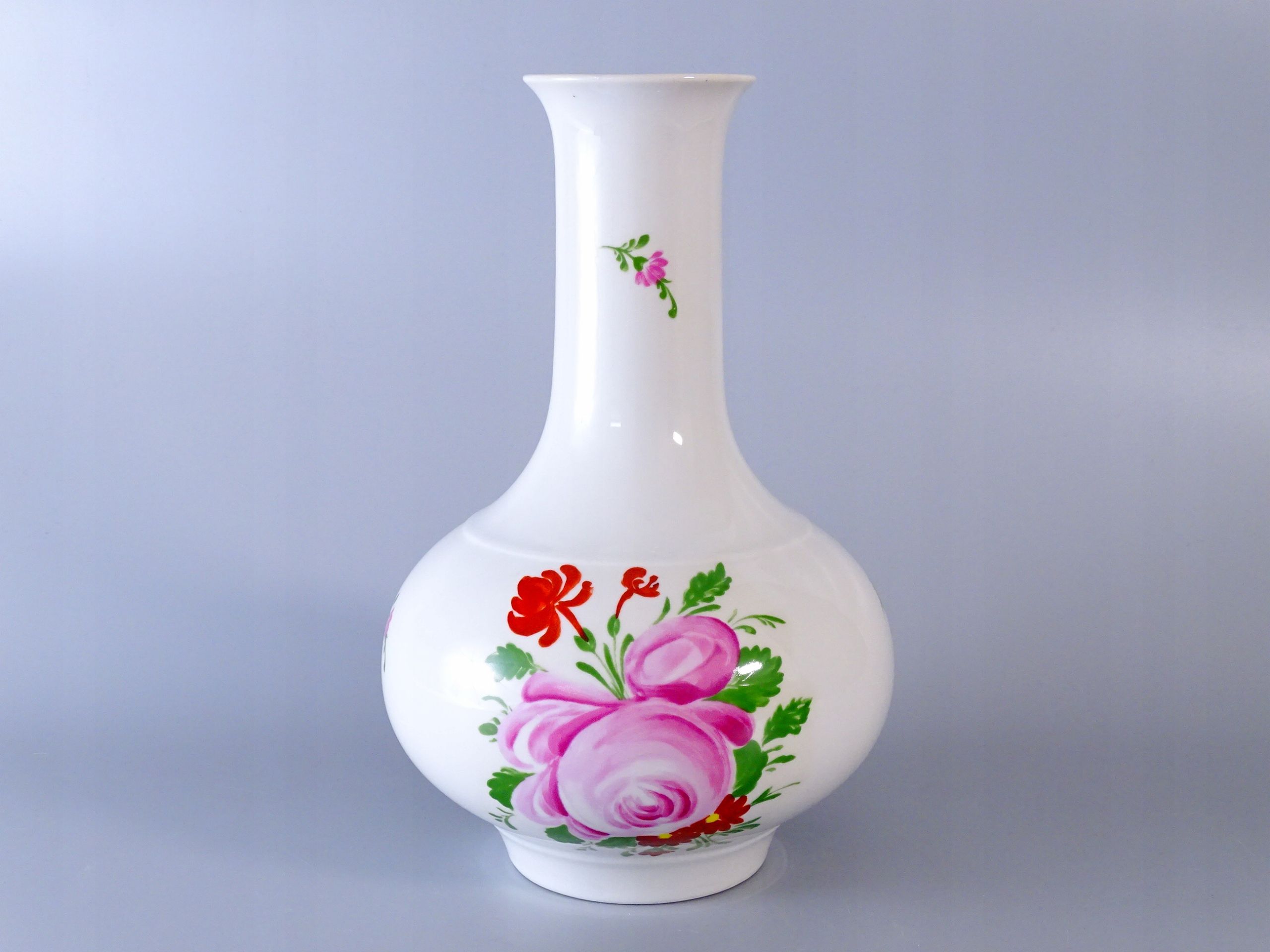 lichte piękny wazon porcelanowy kwiaty