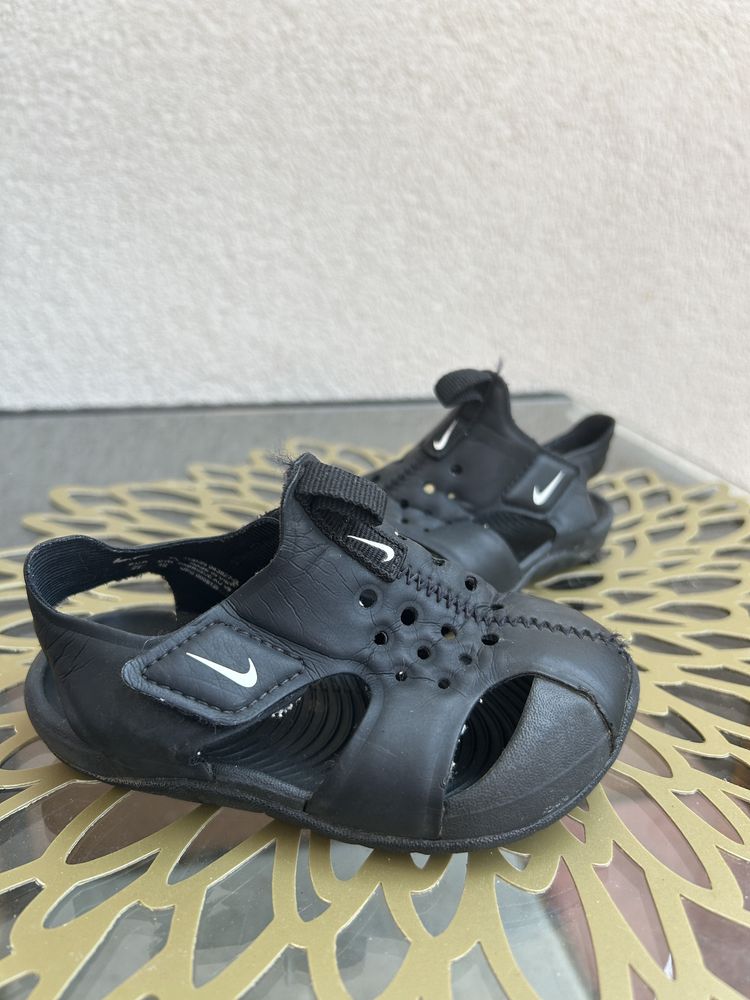 Sandalki Nike czarne rozmiar 22 dla chłopca lekkie buty do wody