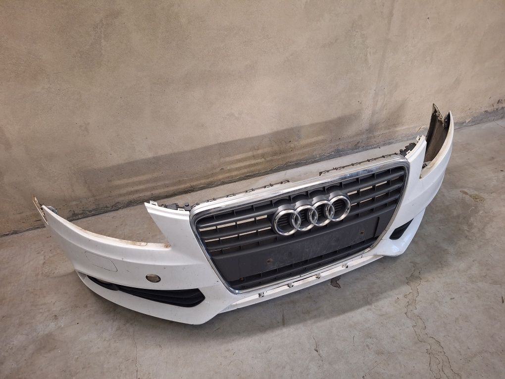 Zderzak przedni Audi A4 B8 xenon przedlift LY9C