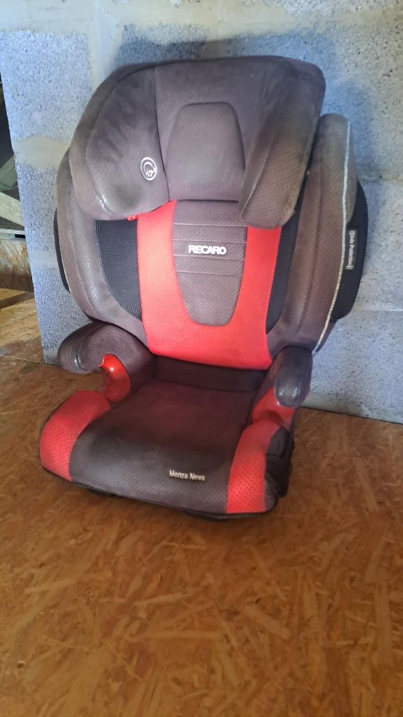 Foteliki Recaro Monza Nova