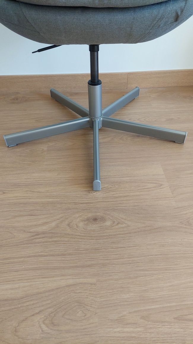 Cadeira Skruvsta IKEA Cinzento
129€