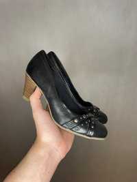 Buty na obcasie graceland 37