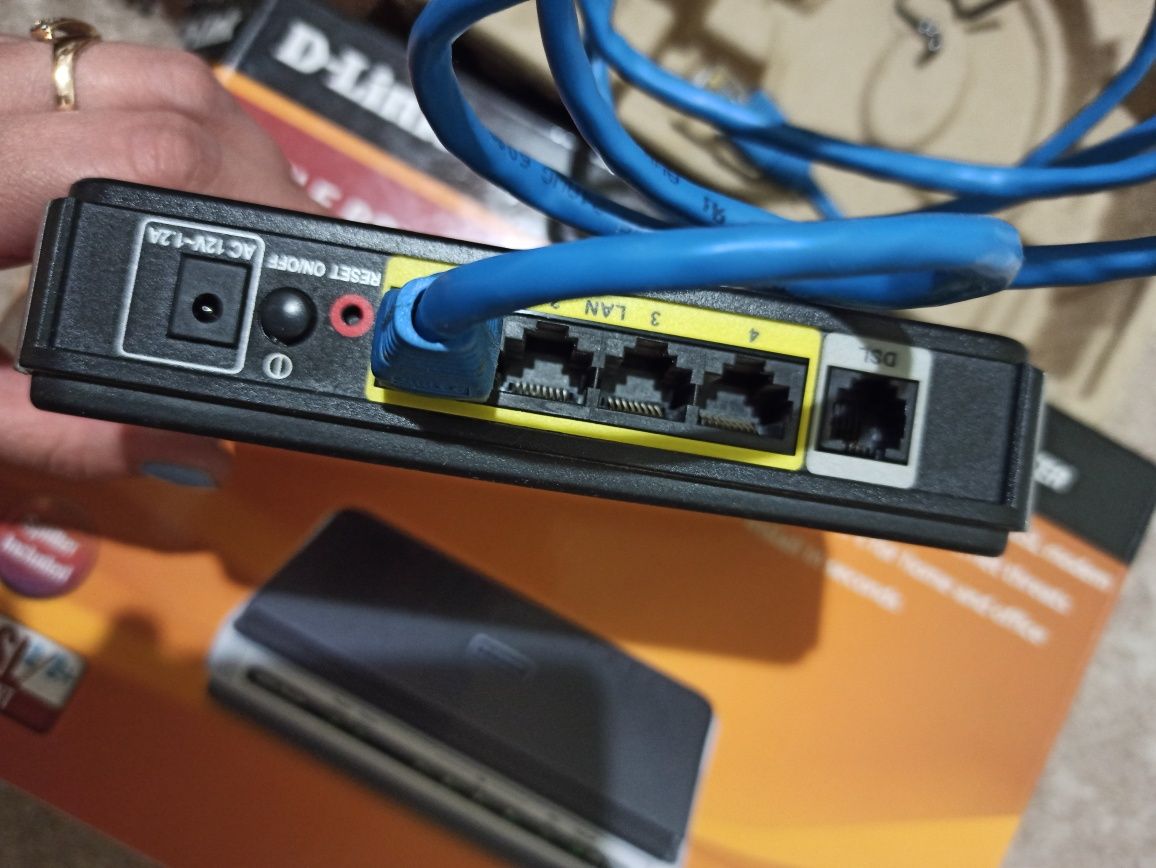 D link. Переходник на 4 компьютера Маршрутизатор ADSL DSL-2540U