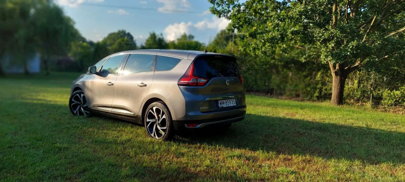 Renault Grand Scenic bogate wyposazenie, automat, 7 osobowy, mały przebieg