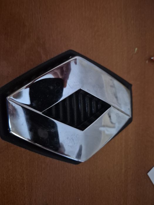 emblemat logo na przód Renault Megan Scenik 2