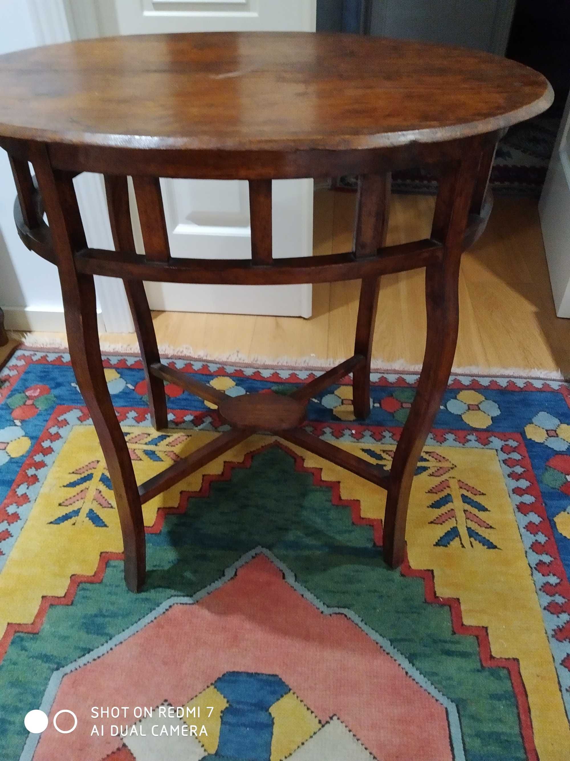 Mesa oval de madeira 66x45x70