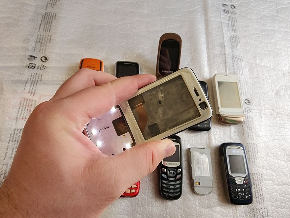 Nokia N73.Включается.На зап.части.
