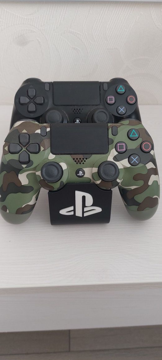 Підставка для геймпада PlayStation 4 DualShock 4