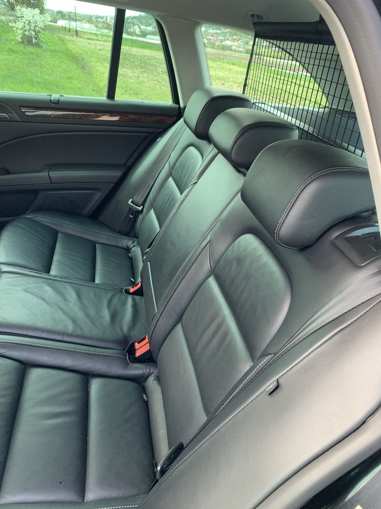 SKODA.     Superb