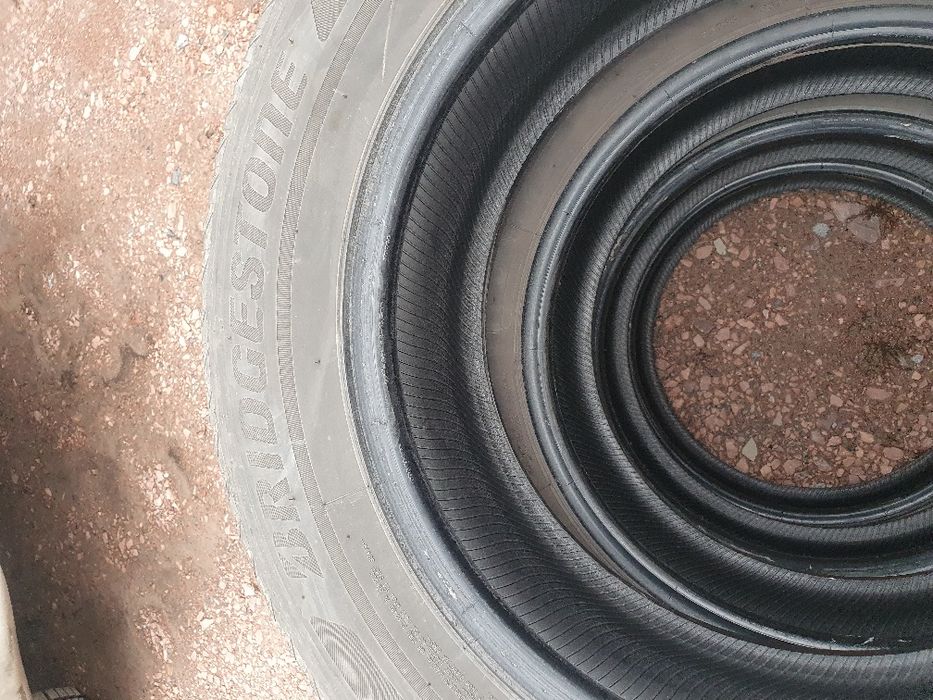Бесплатно летняя б.у. резина 225х65х17