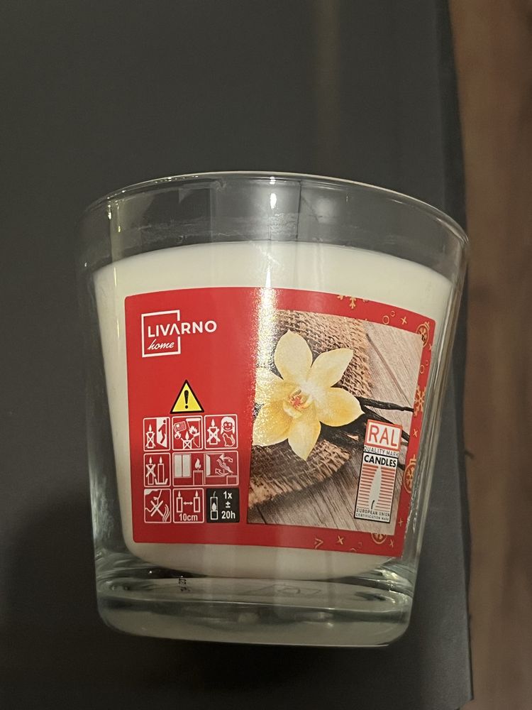 Świeczka waniliowa NOWA