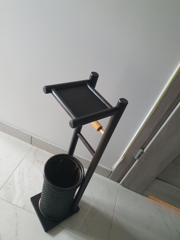 Stojak na papier toaletowy drewniano rattanowy