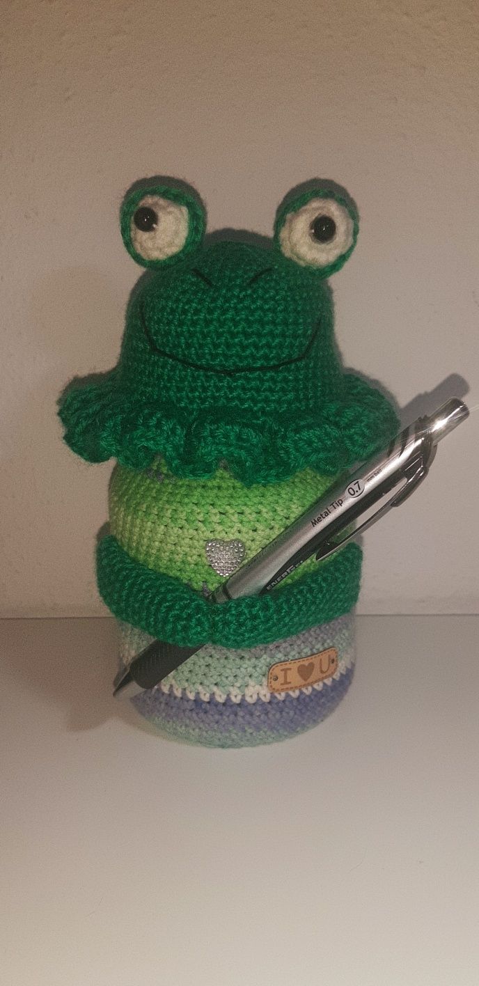 Zielona żabka- pojemniczek