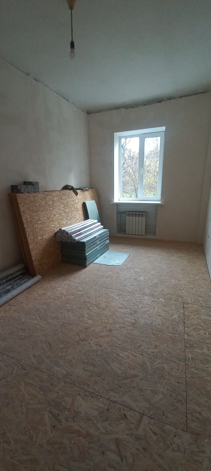 Продам 2 к.кв ул.Воссоединения Украины. Манеж.