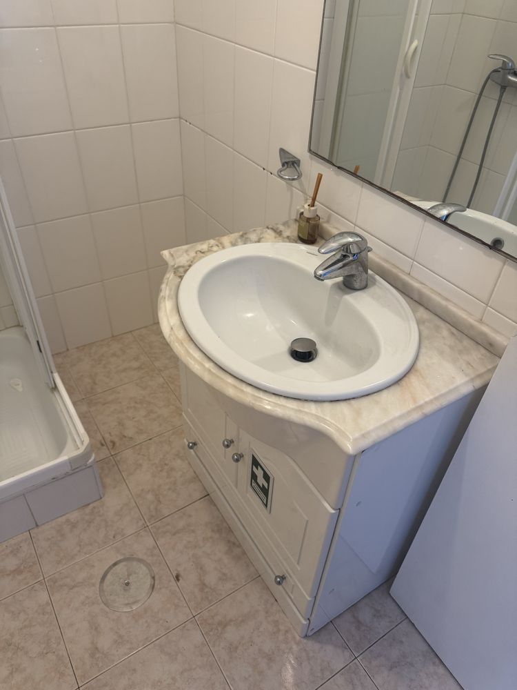 2 móveis de casa de banho