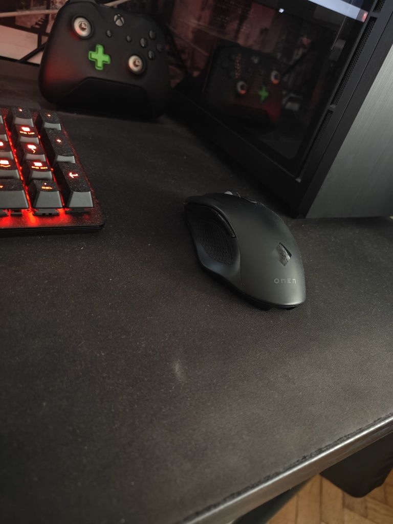 Omen 25L + Teclado + Rato