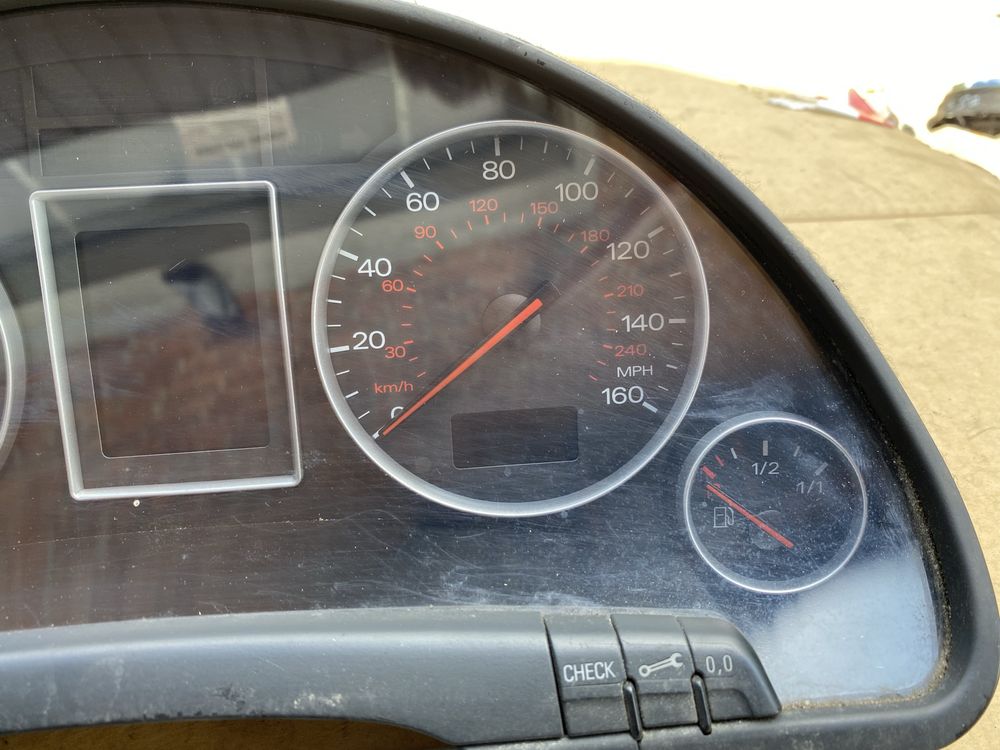 Audi a4b6 1.9 diesel zestaw startowy Wersja Angielska