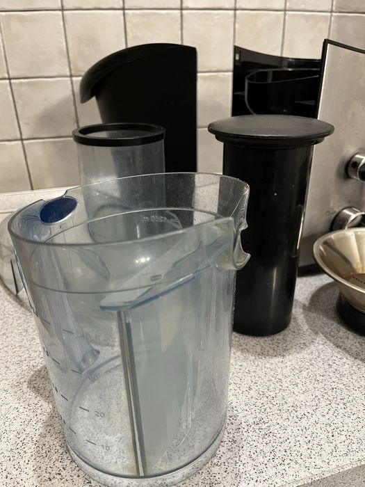 Соковитискач Moulinex ju955