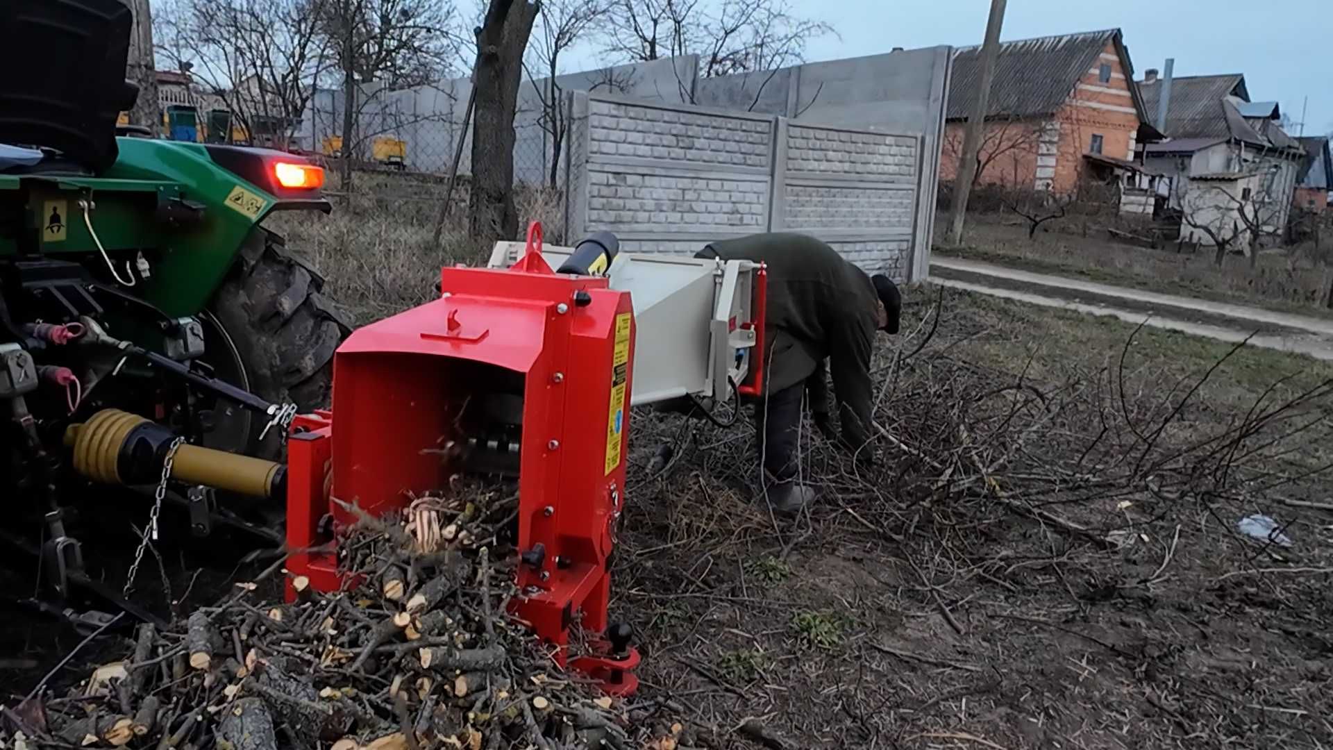 Подрібнювач гілок Arpal 120ТР Зробим роботу