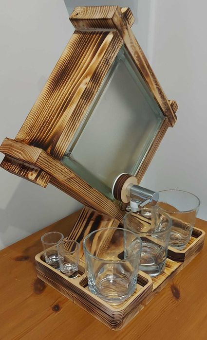 Karafka z drewna i szkła (luxfer) 1,5 l z kranikiem