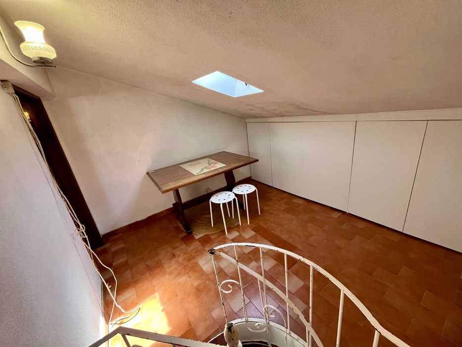 Apartamento T2+ sotão à venda na Rua Eça de Queiroz, Estoril