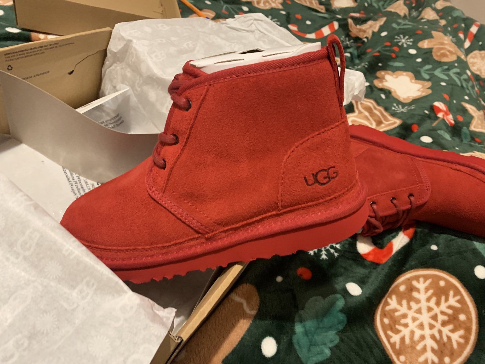 Продаються "уггі" UGG Neumel Sambra Red