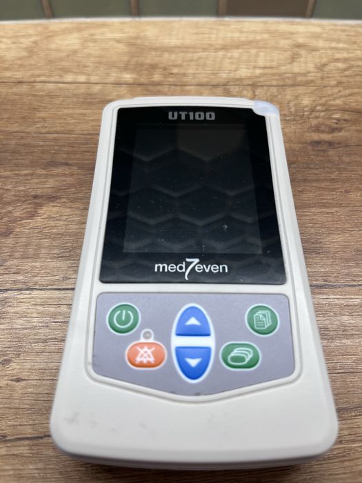 Pulsoksymetr Med7even UT100 sprawny gwarancja do 2026 plus czujniki