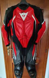 Kombinezon motocyklowy Dainese AVRO D2 2PC BLACK/RED 54