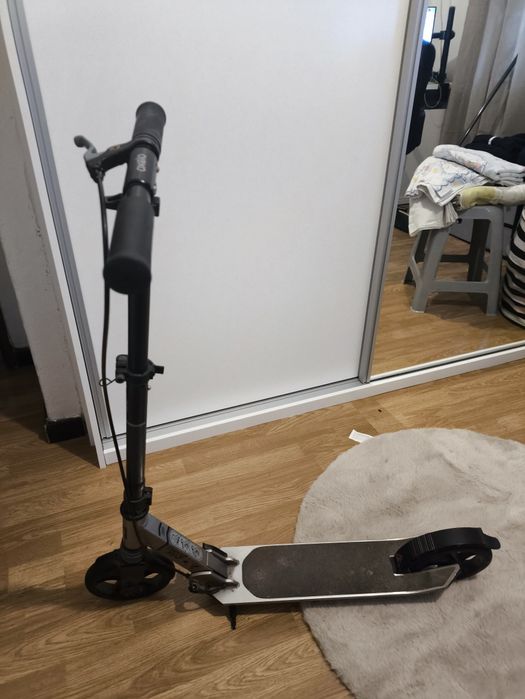 Trotinete com travão