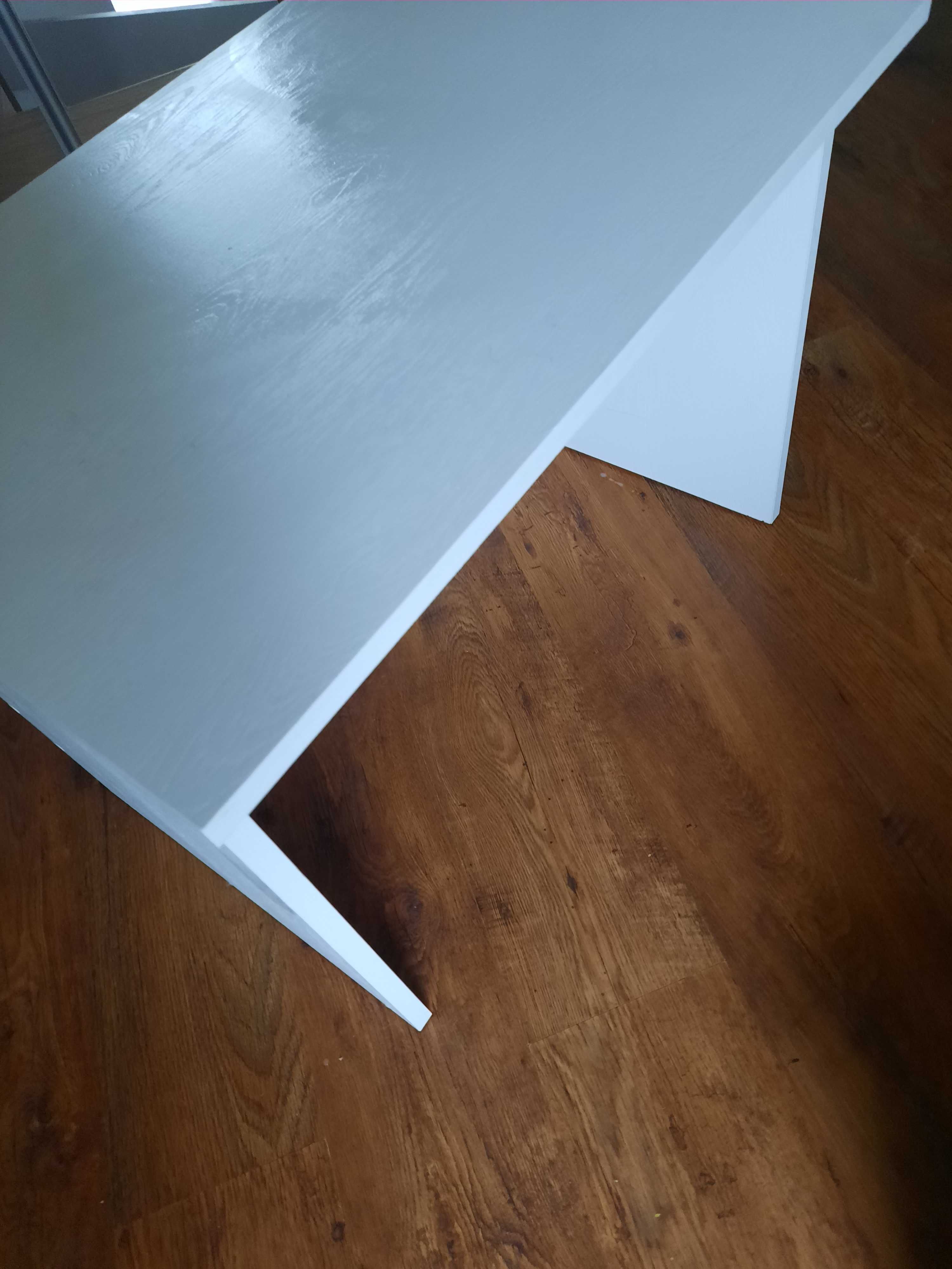 biurko dla dziecka białe