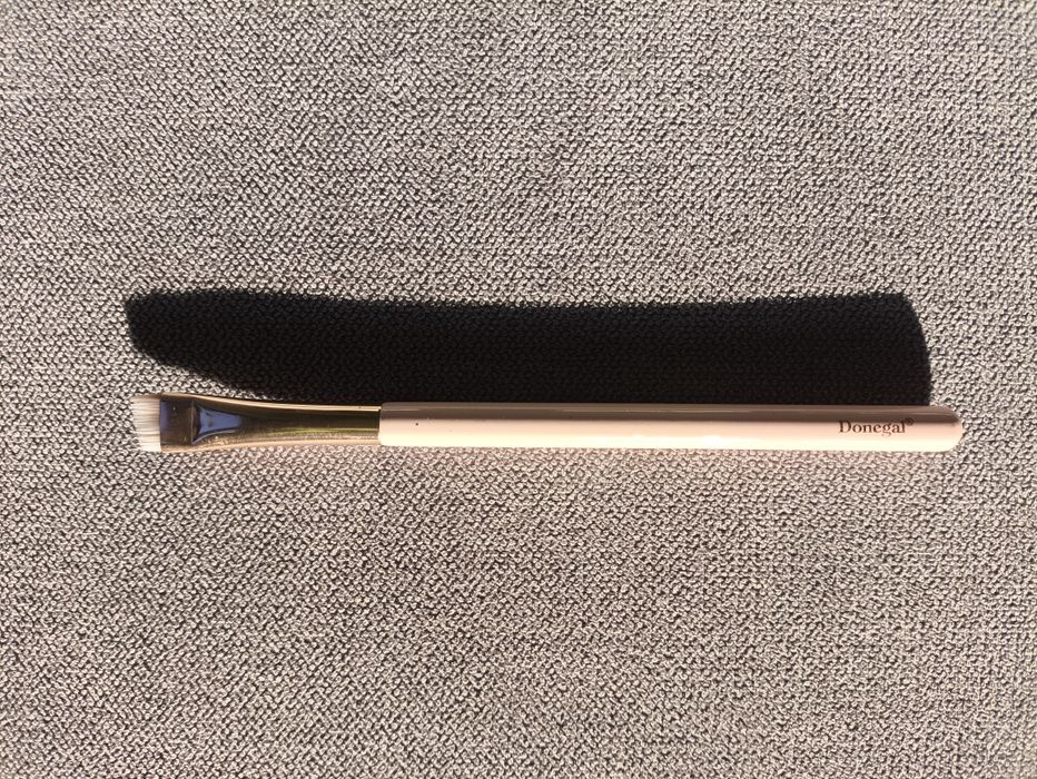 Sprzedam pędzel do brwi