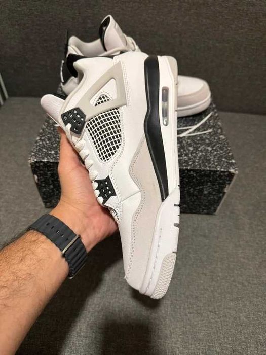 "Buty koszykówki "Nike_Air_Jordan 4_Retro_Black_Military_Roz.39