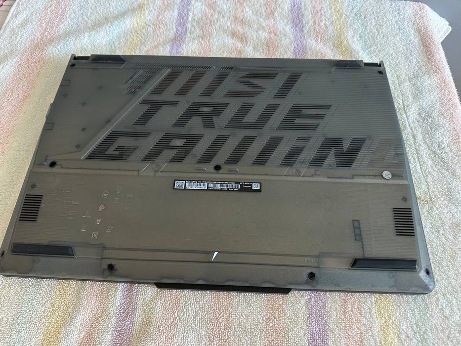 Laptop MSI Cyborg 16GB RAM 512GB SSD GeForce RTX4050
Windows 11 Home