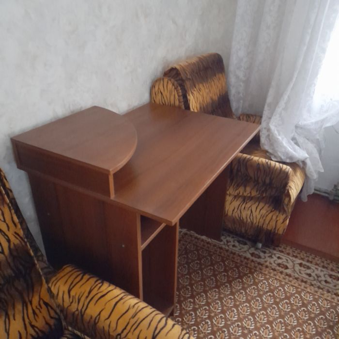 Компьютерний , письмовий стіл