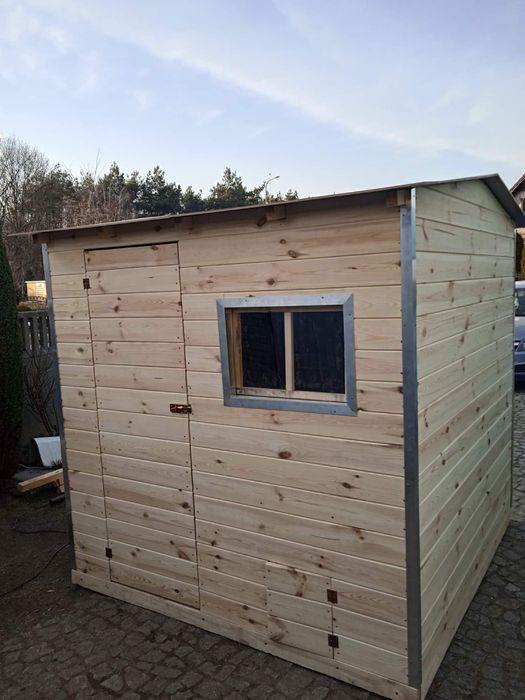 Gołębniki, kurniki, pomieszczenia gospodarcze