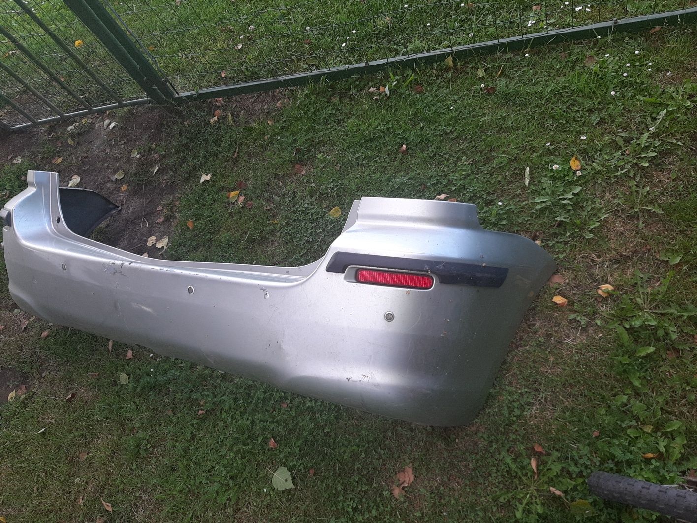 Zderzak tył corolla verso ii 1c0