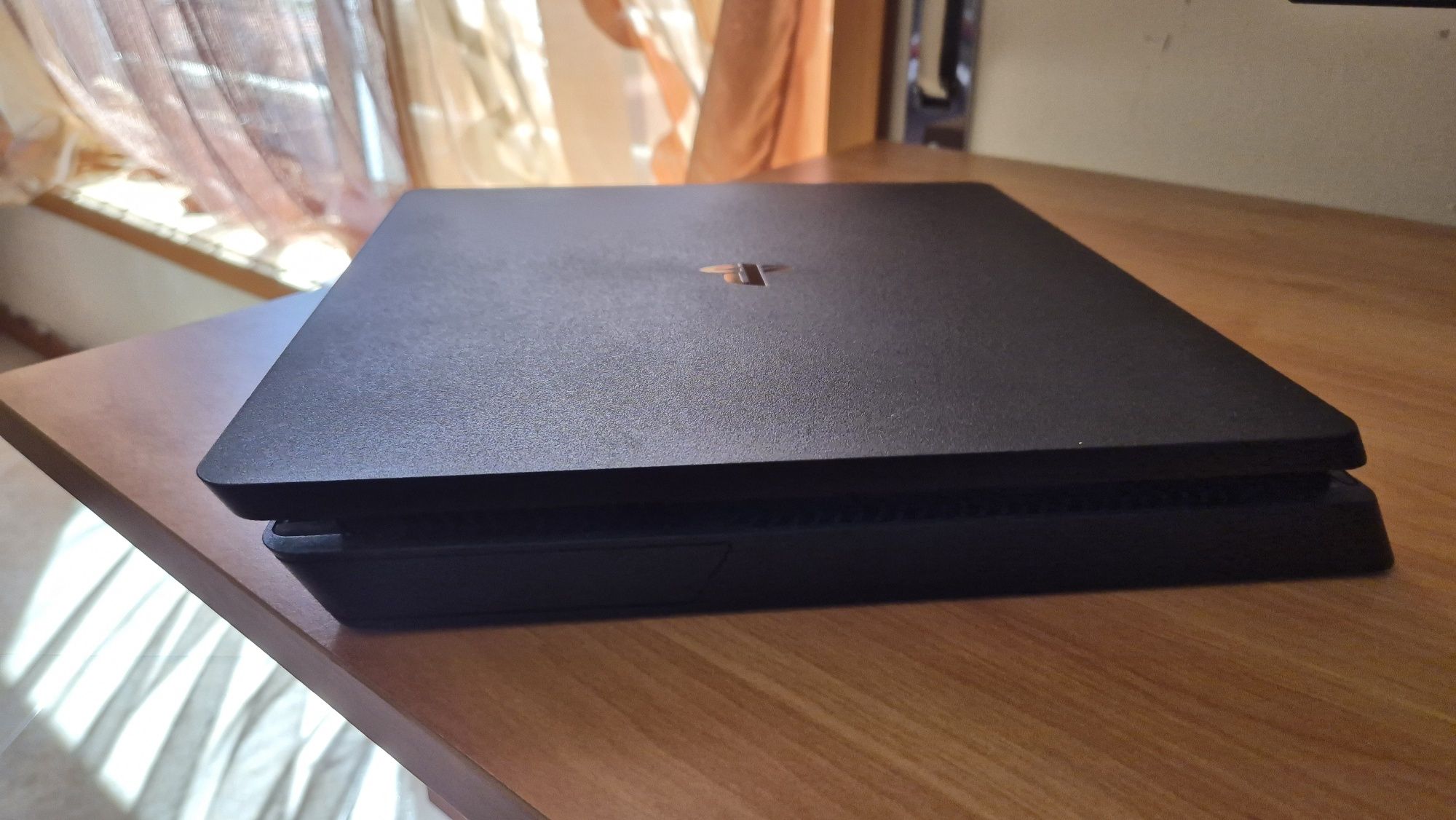 Vendo PS4 Slim 500gb com extras