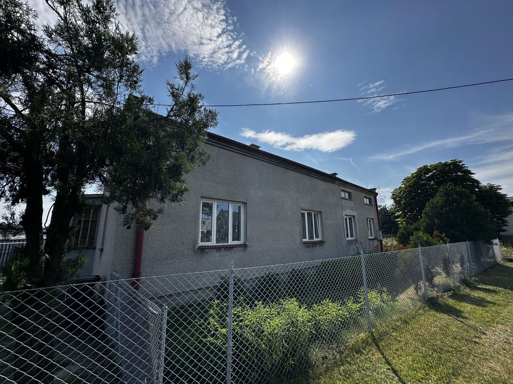 Sprzedam dom, duża dzialka i budynki gospodarcze