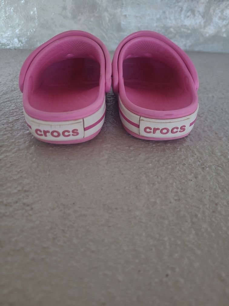 Crocs modelo Crocband originais C8