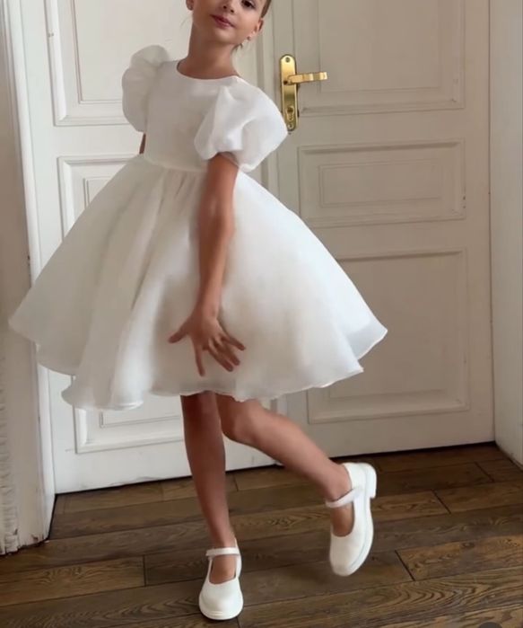 Продам ніжне платячко на дівчинку