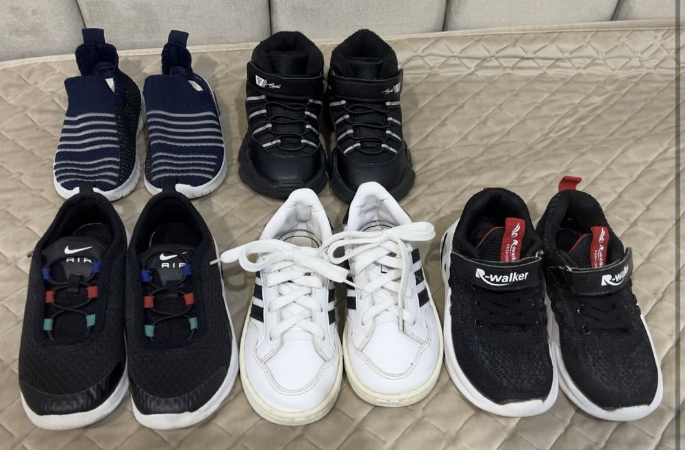 Гортай Кросовки демісезоннє взуття  nike adidas 23,26,27,28,31